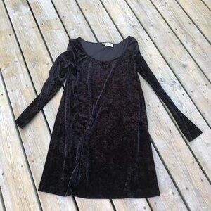 velvet long sleeve dress